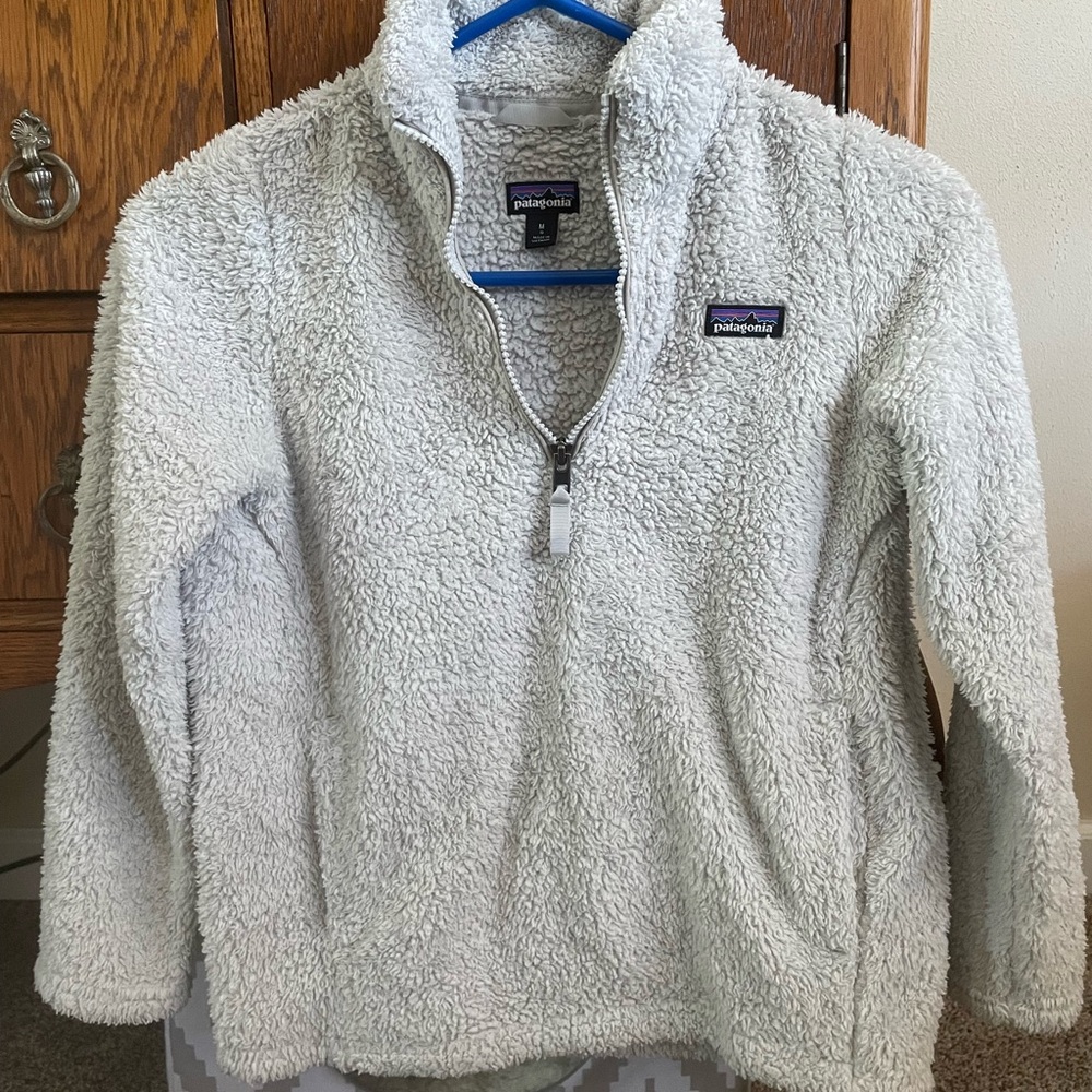 Patagonia youth med (10) gray pull over with 3/4 zipper